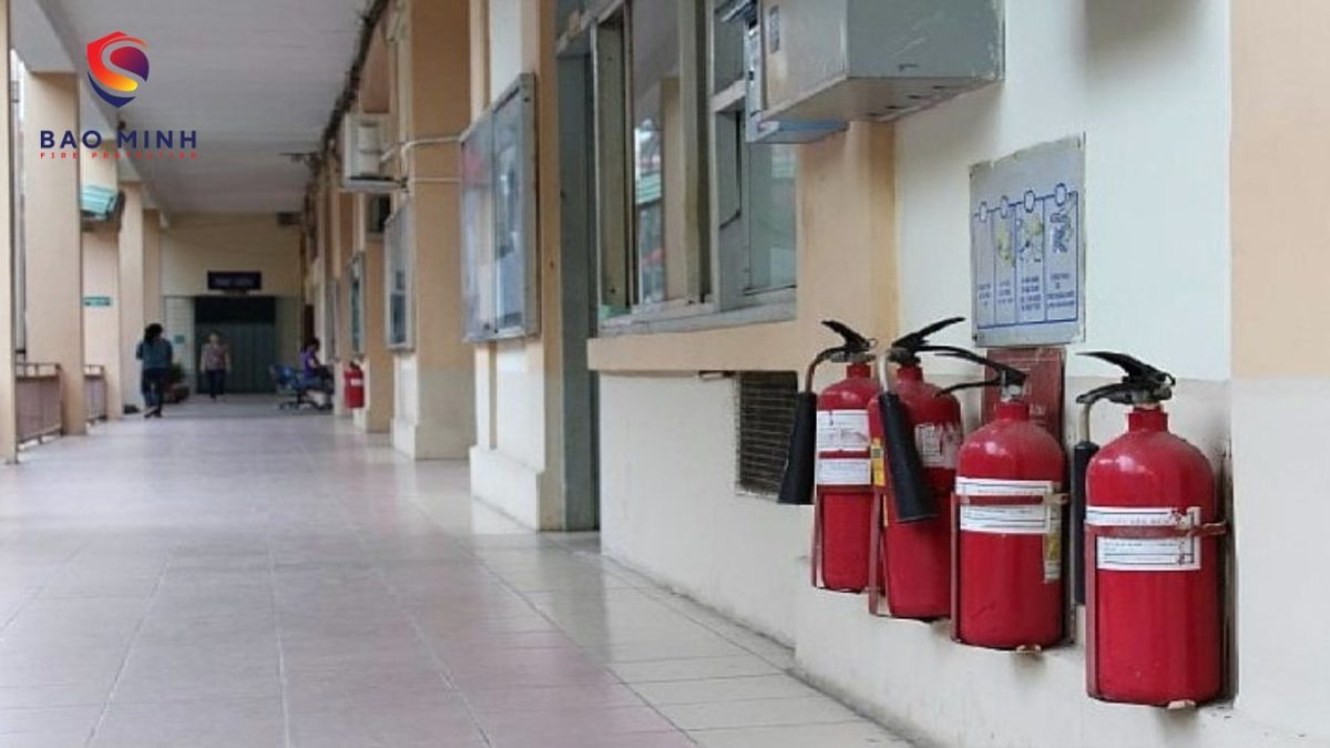 so sánh bình chữa cháy CO₂ và bình bột